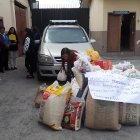  Pan, arroz y papa fueron algunos de los alimentos que llevaron los padres y que serán entregados a los muchachos.   
