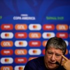  El seleccionador nacional responde a las críticas de un colega. 