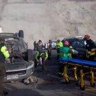  En el sector de Guayllabamba el choque entre dos vehículos dejó tres personas heridas. 