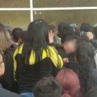  Imágenes de las personas tratando de entrara a las instalaciones del ECU 911 Ibarra. 