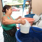  Los ciudadanos deberán abastecerse del líquido para evitarse problemas durante el corte.  