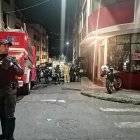  Los menores habrían quedado encerrados en el departamento por sus papás. 