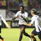  Lo que parecía un triunfo sencillo para los toreros se convirtió es un partido de ida y vuelta frente a los orientales. 