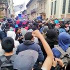 Manifestantes continúan protestando en contra de las medidas económicas anunciadas por el gobierno. 