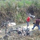  Durante el vuelo, junto también con la Policía Nacional, lograron identificar el sitio donde se accidentó, que fue en una canaleta de agua. Al revisarla, no se localizaron ni ocupantes así como tampoco algún tipo de cargamento. 