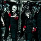  La banda estadounidense prepara su concierto para estallar el coliseo general Rumiñahui, en Quito. 