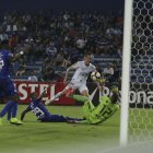  Rodriguinho anotó el gol, al minuto 32, para la campaña perfecta que tiene a Cruzeiro al borde de la clasificación a octavos de final y a Emelec en el penúltimo puesto de la tabla de posiciones, con una derrota y dos empates.  