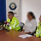 Agentes de policía presentan el caso en una rueda de prensa.  