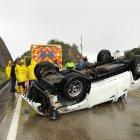  La camioneta se volcó en el kilómetro 21 de la vía Cuenca-Loja. 
