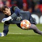  El arquero de 37 años se perderá lo que queda de la temporada con su club, el Porto. Su carrera podría seguir adelante. 