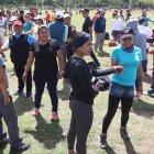  Al menos 50 personas fueron parte de la primera capacitación al aire libre. Se impartieron técnicas básicas de defensa.  