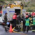  Al lugar llegaron algunos miembros del Cuerpo de Bomberos, quienes a su llegada constataron que el conductor ya no tenía signos vitales.  
