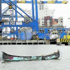  La canoa de la víctima permanecía anclada atrás del Trinipuerto, en el sur porteño. 