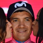  Richard Carapaz recibió un total de 20 besos en sus mejillas por parte de las modelos. 