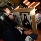  Elizabeth se aferra al recuerdo de su hija para no perder la esperanza de encontrar aunque sea su cuerpo para sepultarlo.  