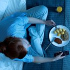  Comer muy tarde es un riesgo para tu salud. 