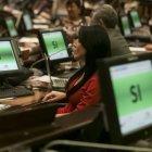  El Pleno de la Legislatura aprueba la Resolución con 93 votos a favor. 