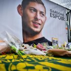  Homenajes al argentino Emiliano Sala, desaparecido desde el pasado 21 de enero. 
