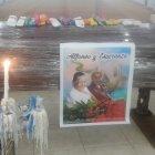  Una foto de la pareja se colocó pegada al ataúd donde estaban lo que quedó de los dos cuerpos. 