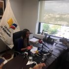 Érika Laínez, subsecretaria de Educación, explicó que se velará por la continuación de los estudios de los alumnos.  