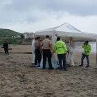  El cuerpo del ahora occiso se lo halló en el sector rocoso del citado lugar, sitio donde convergen fuertes corrientes marinas. 