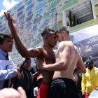  Marlon Delgado fue el subirse primero en la báscula, dado que este púgil tricolor es la cabeza de la cartelera denominada Prueba de Fuego. 