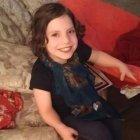  Los padres adoptivos terminaron abandonándola. 