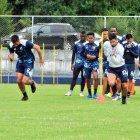  Referencial. El entrenador de la Chatoleí, Santiago Escobar, comentó que, para no perder el ritmo futbolístico, sus pupilos se enfrentarán entre ellos en un partido de fútbol este fin de semana. 