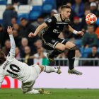  En apenas una semana, el Real Madrid se ha quedado sin opciones para esta temporada tras quedar descartado sucesivamente de Copa, Liga y ahora ‘Champions’, que era su última esperanza.  