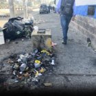  Tarrinas, restos de alimentos y otros estaban esparcidos en las calles.  