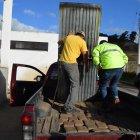  Momentos en que los agentes sacaban el alcaloide. 