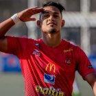  El jugador tiene un problema personal que resolver y por eso no pudo viajar para incorporarse a Emelec. 