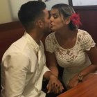  Ambos acudieron vestidos de blanco, con atuendos sencillos y cómodos. 