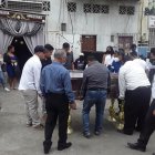 Decenas e ciudadanos acudieron a despedirse del relojero en el cantón La Libertad.