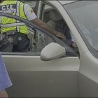 Las dos víctimas viajaban en un auto Hyundai color crema.