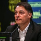 El presidente de Barcelona, Carlos Alfaro Moreno, se mostró molesto por la forma en que se manejó el tema de Sebastián Pérez.