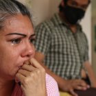 Juana Ochoa Sanipatín no puede contener las lágrimas cuando se refiere a  la detención de su progenitora.