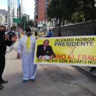 Los simpatizantes de Adelante Ecuatoriano Adelante esperan que los jueces electorales les den la razón.