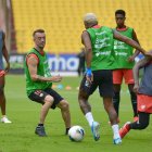 Los equipos continúan con entrenamientos y amistosos esperando el reinicio del torneo.