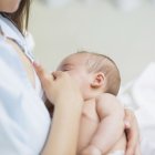 Entre los mitos más comunes está la alimentación de la madre.