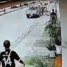  El dueño del local donde se grabó el video, Ridder Alcívar, manifestó que en redes solo se ve el primer video y no se muestra el segundo donde el conductor sube a la mujer y la niña en su vehículo. 