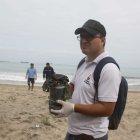  Expertos recolectaron muestras del material.  