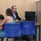  La mujer presenta marcas en su cuerpo, reflejo del cruel ataque del que fue víctima. 