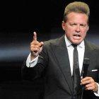 Este martes, durante su concierto en Panamá, Luis Miguel atacó a su técnico de sonido porque no estaba conforme con su trabajo.  