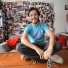  La pared de los recuerdos es uno de sus sitios preferidos en su casa.  