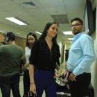  Sonia Luna, primera finalista del certamen Miss Ecuador 2019, llegó a la Unidad Judicial de Valdivia para escuchar el veredicto de la jueza. 