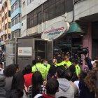  Descubrieron el cadáver porque el hermano, de unos 90 años, se acercó a comprar un ataúd. 