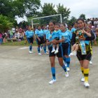  Las madres de familia de Sabulón fueron con sus hijos en brazos. 