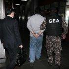  El hombre, de 40 años, es llevado al centro de detención donde ha estado encerrado desde agosto. 