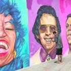  Los artistas salseros fueron pintados en una pared.   